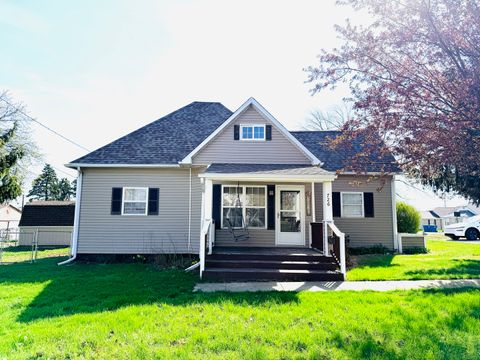 Photo of 726 S 2nd Avenue, Hoopeston, IL 60942 (MLS # 12615486)