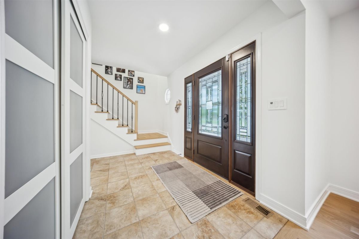 9013 Charing Cross Road