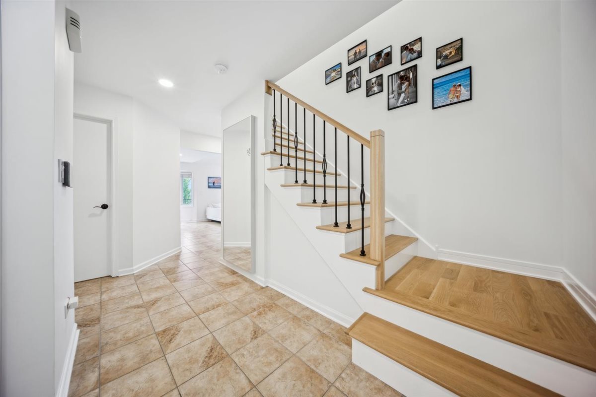 9013 Charing Cross Road