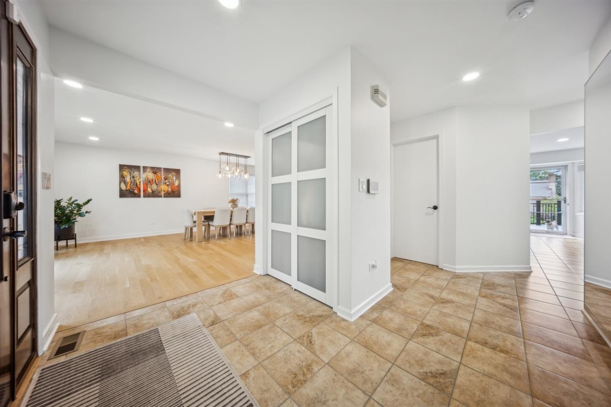 9013 Charing Cross Road