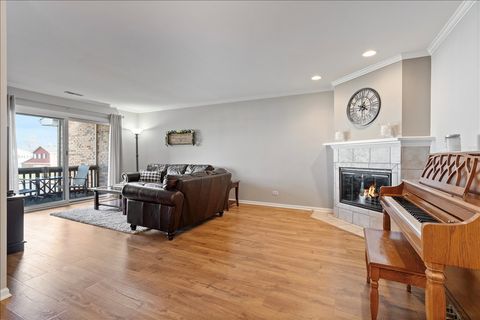 Tiny photo for 7215 WILLOW WAY Lane #10C, Willowbrook, IL 60527 (MLS # 12610601)