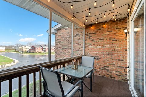 Tiny photo for 7215 WILLOW WAY Lane #10C, Willowbrook, IL 60527 (MLS # 12610601)
