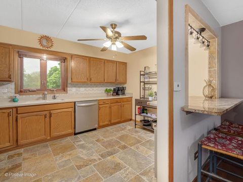 Tiny photo for 10985 S 84th Avenue #2B, Palos Hills, IL 60465 (MLS # 12631813)