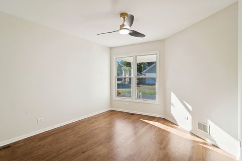 Tiny photo for 405 Park Barrington Drive, Barrington, IL 60010 (MLS # 12490794)