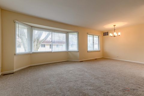 Tiny photo for 3100 Roberts Drive #5, Woodridge, IL 60517 (MLS # 12621147)
