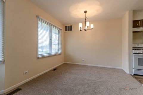 Tiny photo for 3100 Roberts Drive #5, Woodridge, IL 60517 (MLS # 12621147)