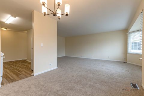 Tiny photo for 3100 Roberts Drive #5, Woodridge, IL 60517 (MLS # 12621147)
