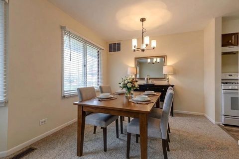 Tiny photo for 3100 Roberts Drive #5, Woodridge, IL 60517 (MLS # 12621147)