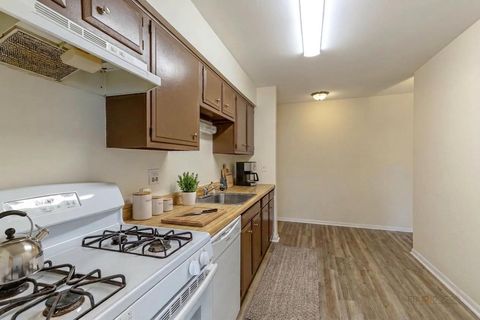 Tiny photo for 3100 Roberts Drive #5, Woodridge, IL 60517 (MLS # 12621147)