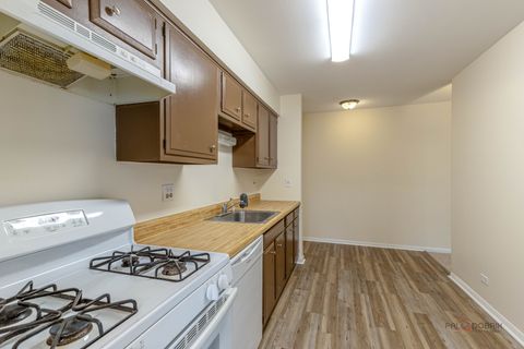 Tiny photo for 3100 Roberts Drive #5, Woodridge, IL 60517 (MLS # 12621147)