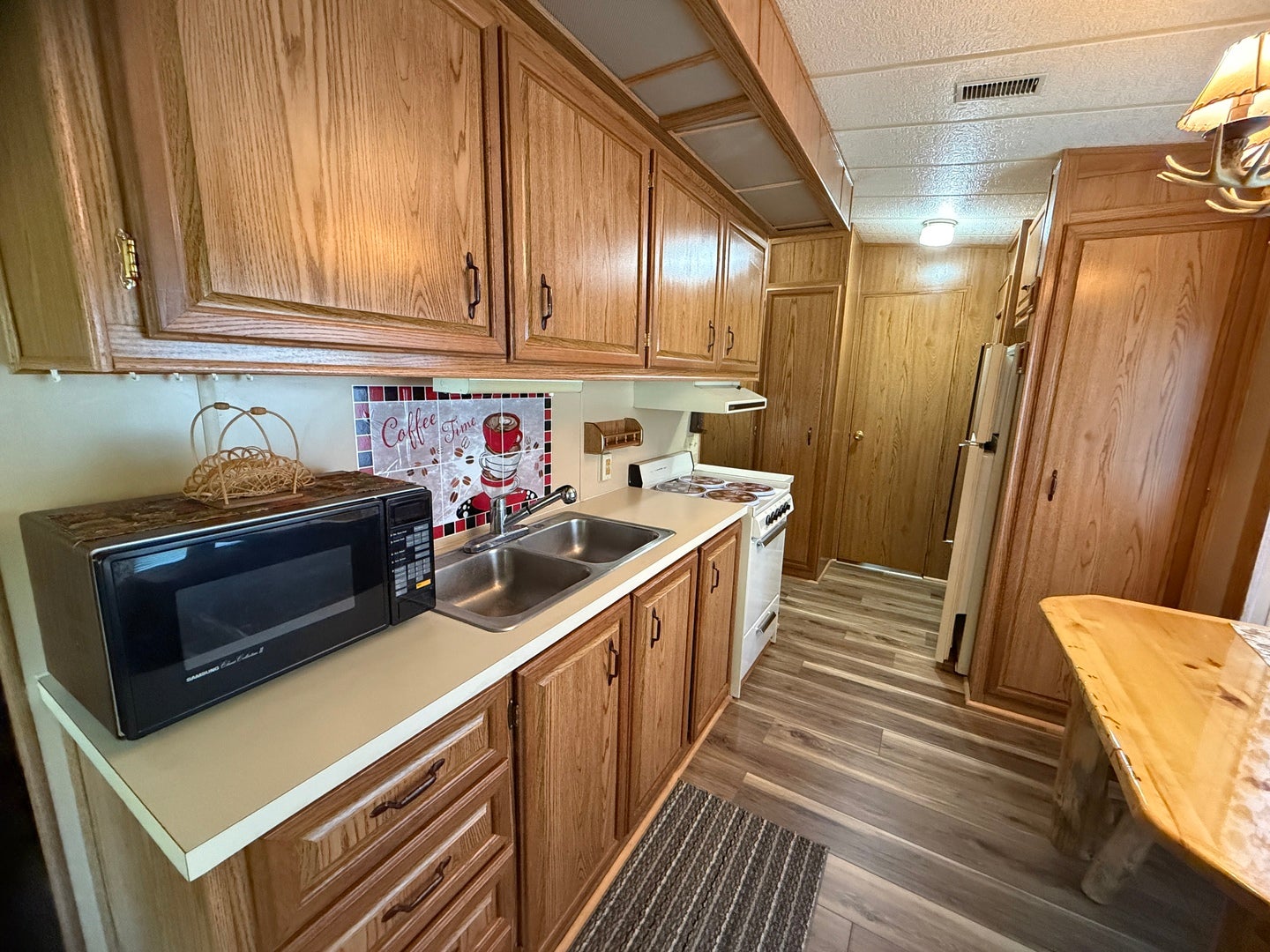 3-216 Woodhaven Lakes