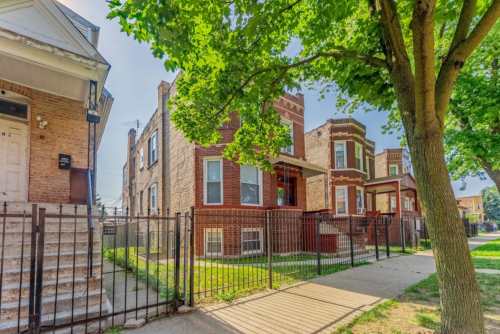 906 N Springfield Avenue