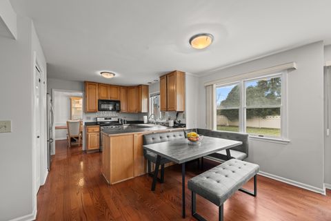 Tiny photo for 2806 N Stanford Drive, Arlington Heights, IL 60004 (MLS # 12559446)