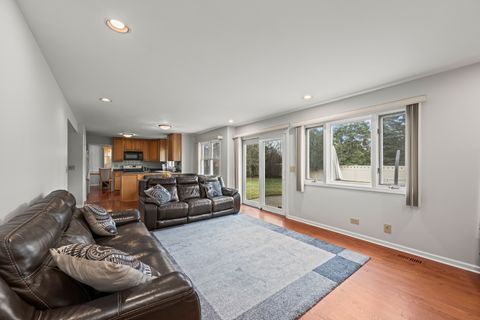 Tiny photo for 2806 N Stanford Drive, Arlington Heights, IL 60004 (MLS # 12559446)