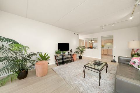 Tiny photo for 5360 N Lowell Avenue #206, Chicago, IL 60630 (MLS # 12488679)