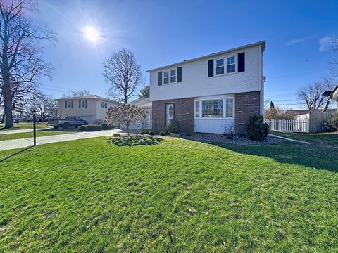 Tiny photo for 620 40th Avenue, East Moline, IL 61244 (MLS # 12599125)