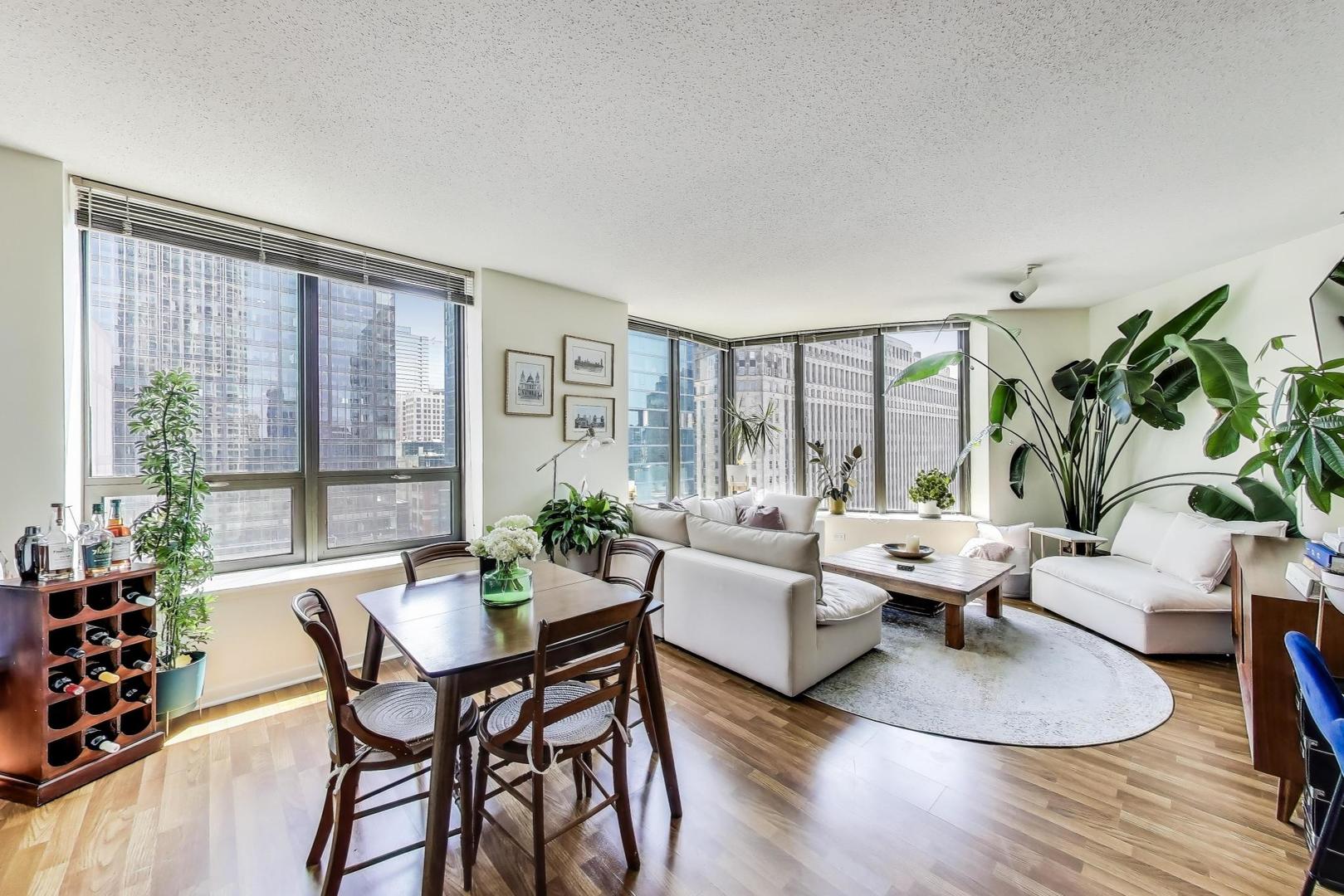 400 N La Salle Drive 1607