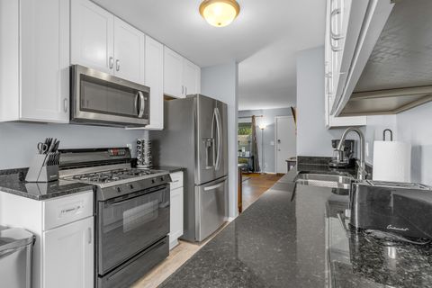 Tiny photo for 1246 Pinewood Drive, Crystal Lake, IL 60014 (MLS # 12591991)