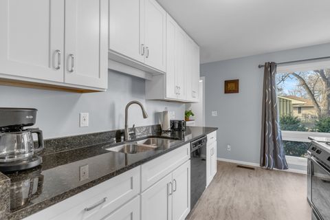 Tiny photo for 1246 Pinewood Drive, Crystal Lake, IL 60014 (MLS # 12591991)