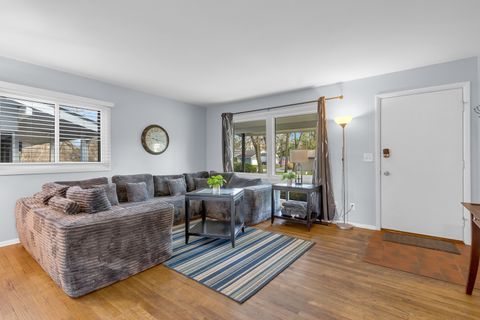 Tiny photo for 1246 Pinewood Drive, Crystal Lake, IL 60014 (MLS # 12591991)