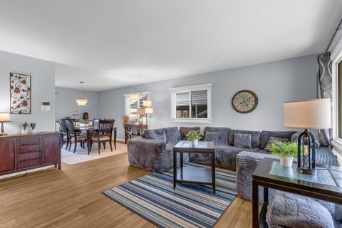 Tiny photo for 1246 Pinewood Drive, Crystal Lake, IL 60014 (MLS # 12591991)