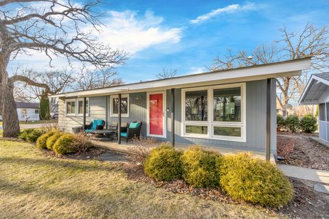 Tiny photo for 1246 Pinewood Drive, Crystal Lake, IL 60014 (MLS # 12591991)