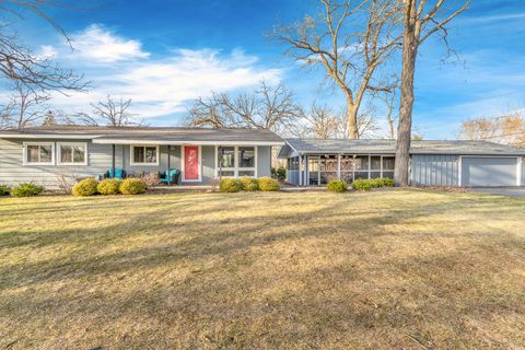 Photo of 1246 Pinewood Drive, Crystal Lake, IL 60014 (MLS # 12591991)