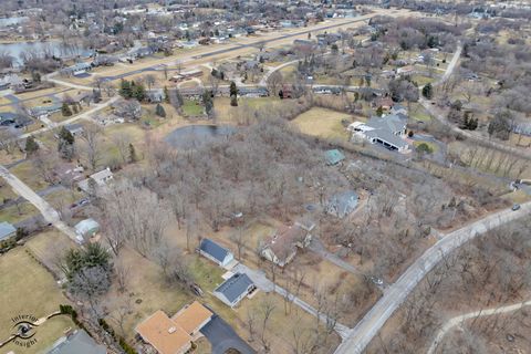 Tiny photo for 910 Oldfield Road, Downers Grove, IL 60516 (MLS # 12575884)