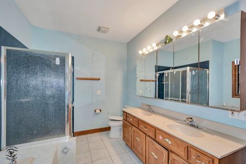 Tiny photo for 910 Oldfield Road, Downers Grove, IL 60516 (MLS # 12575884)