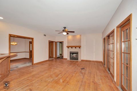 Tiny photo for 910 Oldfield Road, Downers Grove, IL 60516 (MLS # 12575884)
