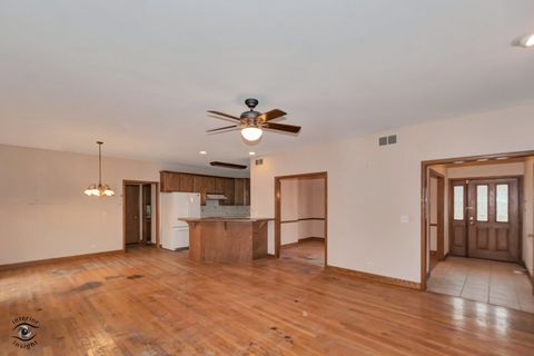 Tiny photo for 910 Oldfield Road, Downers Grove, IL 60516 (MLS # 12575884)