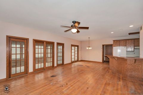 Tiny photo for 910 Oldfield Road, Downers Grove, IL 60516 (MLS # 12575884)