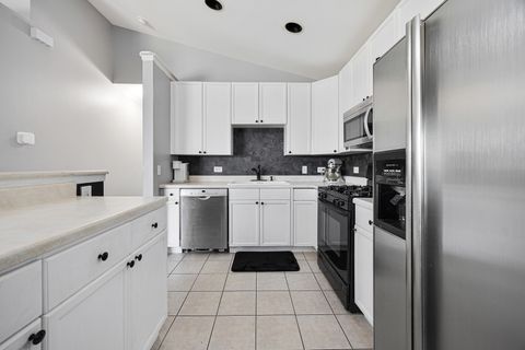 Tiny photo for 1002 Castleshire Drive, Woodstock, IL 60098 (MLS # 12615946)