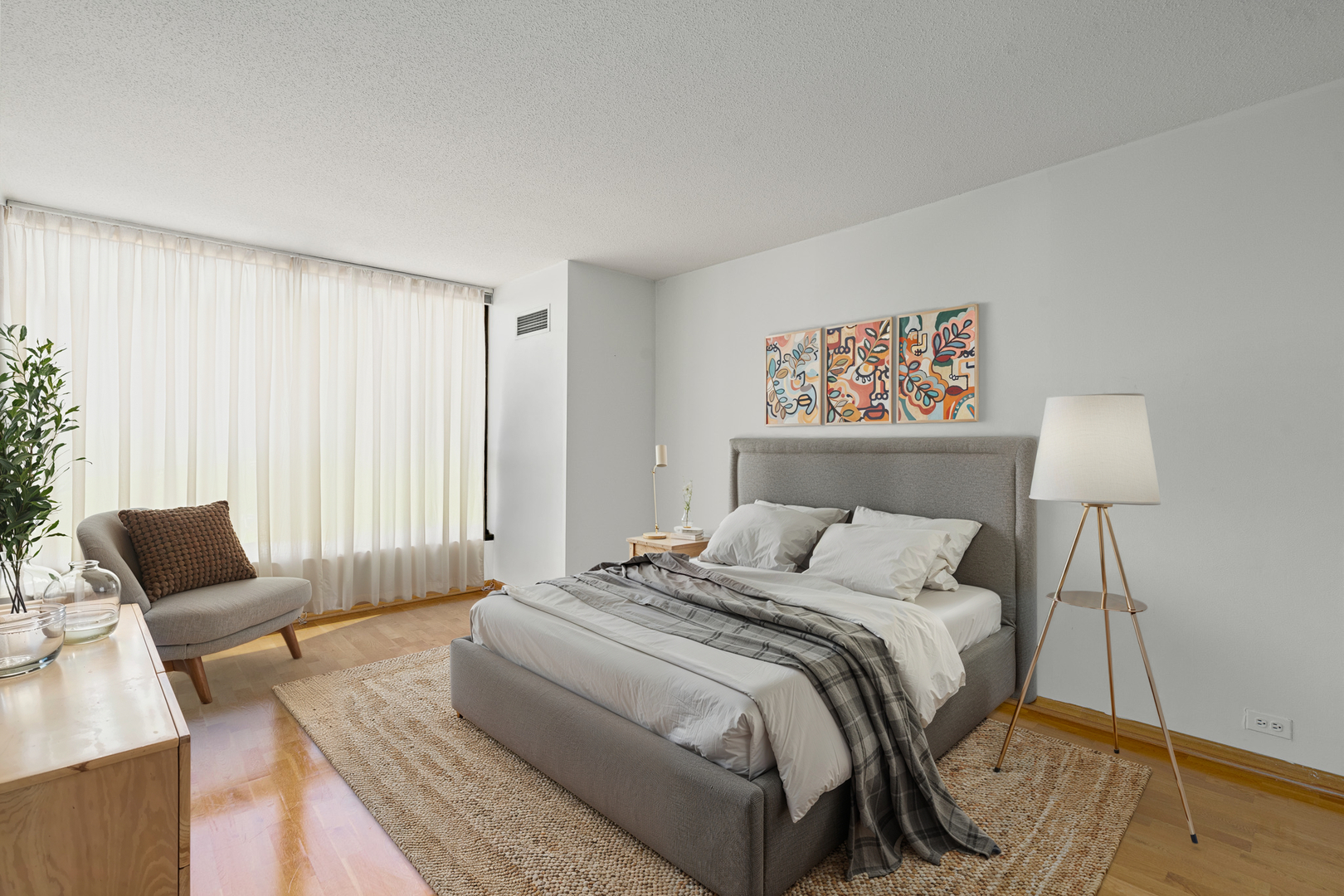 360 E RANDOLPH Street 503