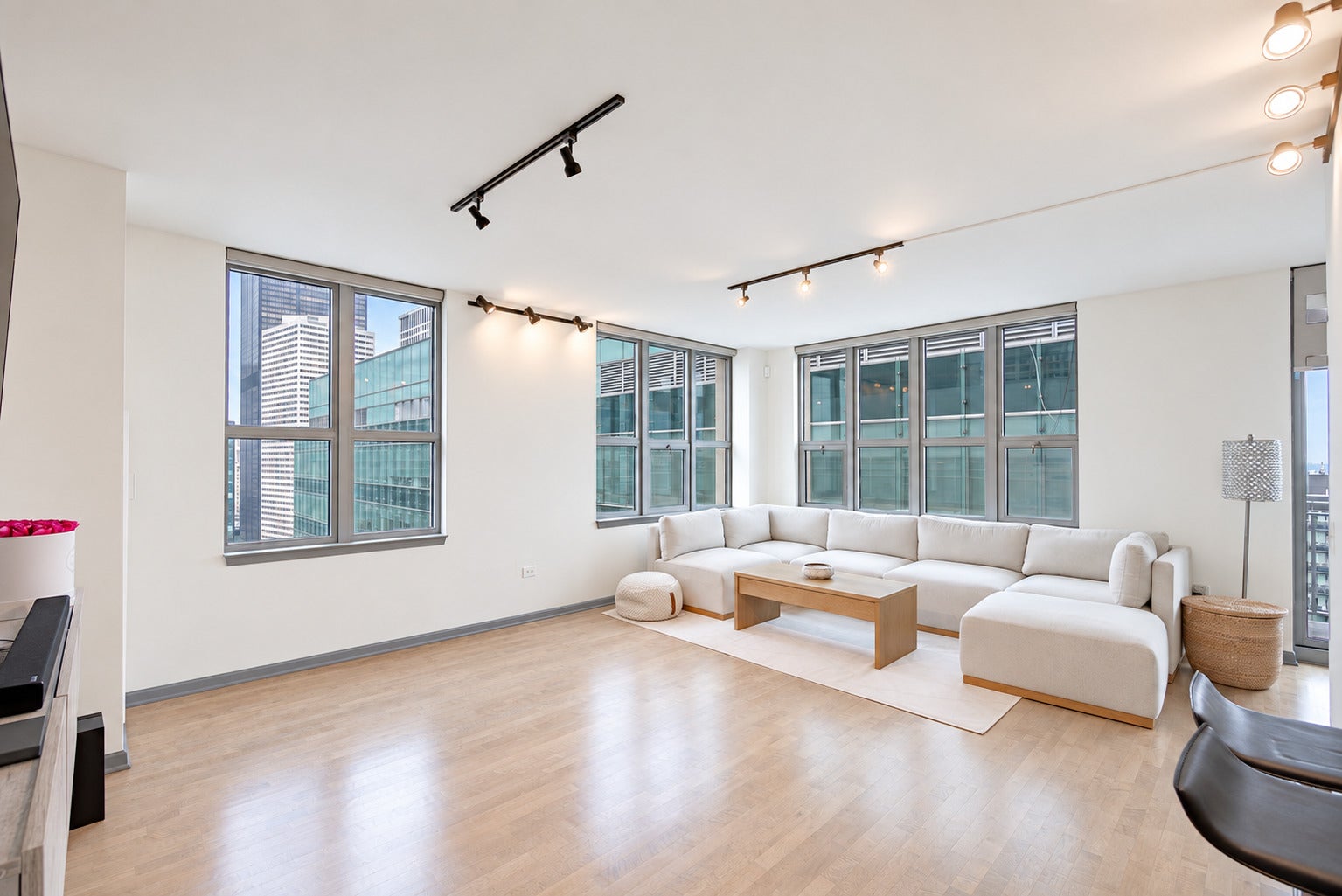 125 S Jefferson Street 2407