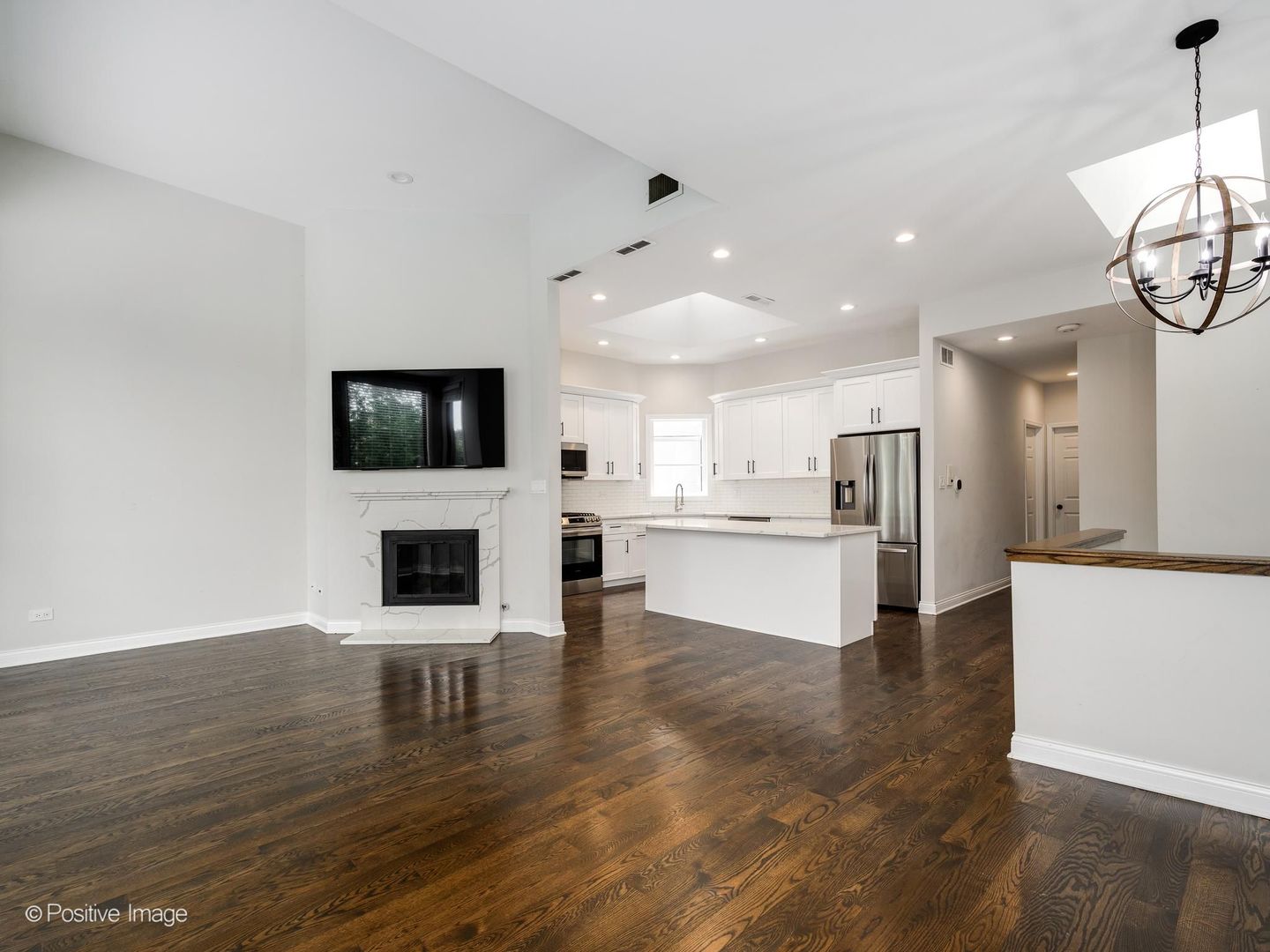 1907 N Halsted Street 2F