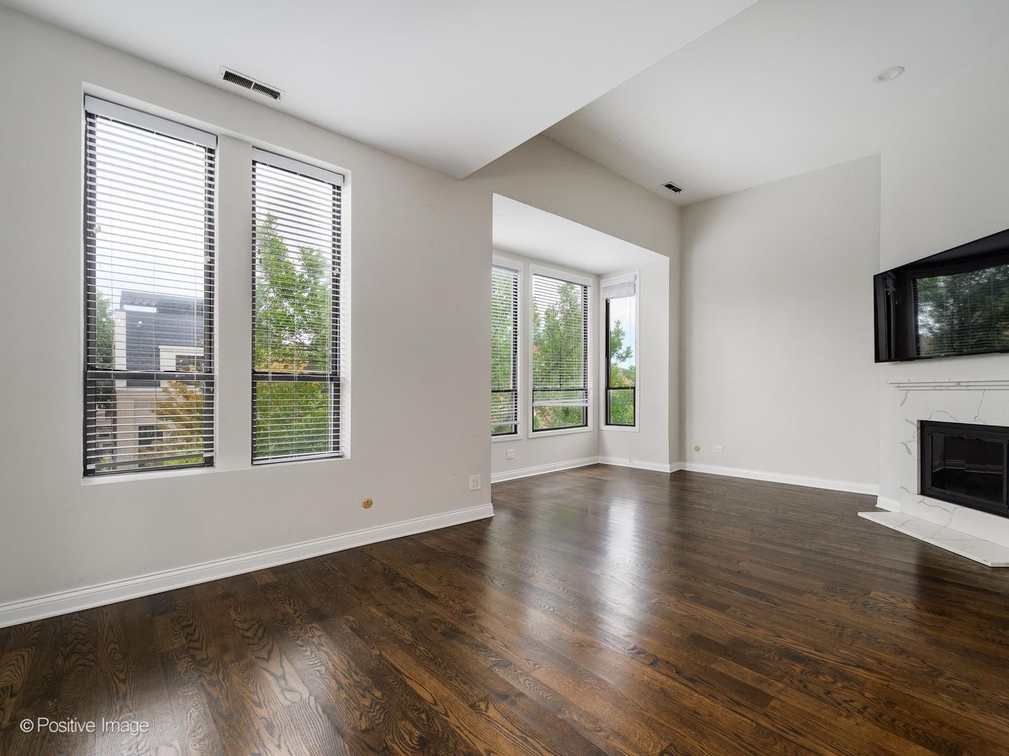 1907 N Halsted Street 2F