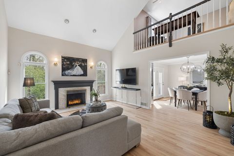 Tiny photo for 11133 Indian Woods Drive, Indian Head Park, IL 60525 (MLS # 12620970)