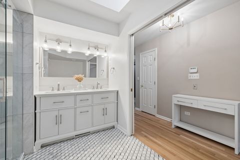 Tiny photo for 11133 Indian Woods Drive, Indian Head Park, IL 60525 (MLS # 12620970)