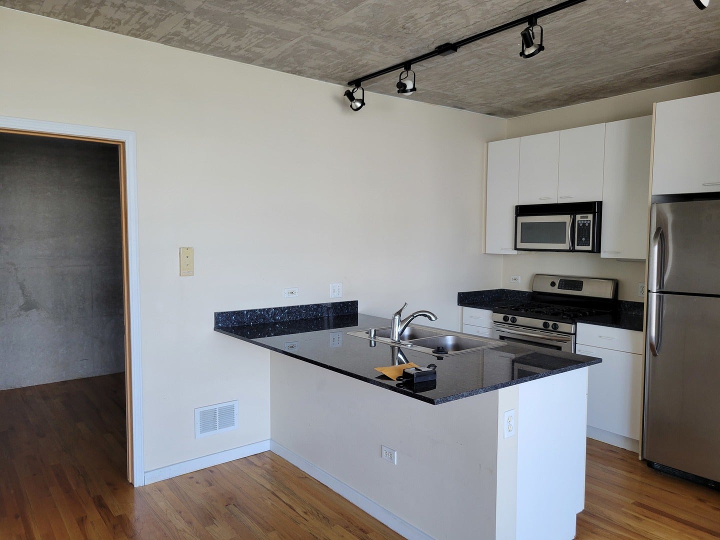 1845 S Michigan Avenue 1107