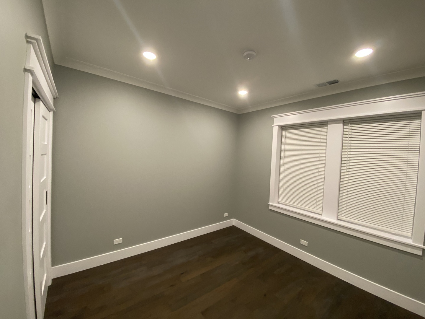 3657 N Whipple Street