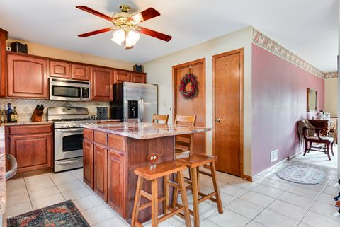 Tiny photo for 2755 Martin Court, New Lenox, IL 60451 (MLS # 12498037)