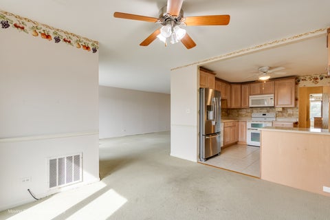 Tiny photo for 453 Raintree Drive #5K, Glen Ellyn, IL 60137 (MLS # 12734084)