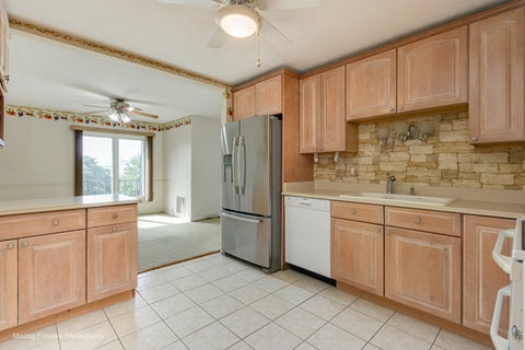 Tiny photo for 453 Raintree Drive #5K, Glen Ellyn, IL 60137 (MLS # 12734084)