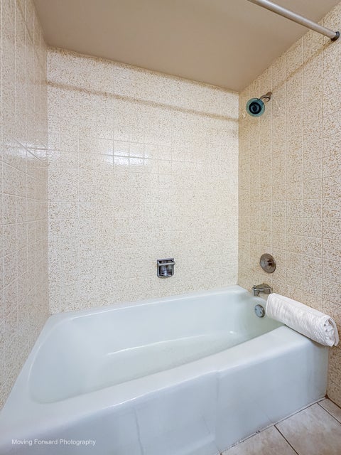 Tiny photo for 453 Raintree Drive #5K, Glen Ellyn, IL 60137 (MLS # 12734084)