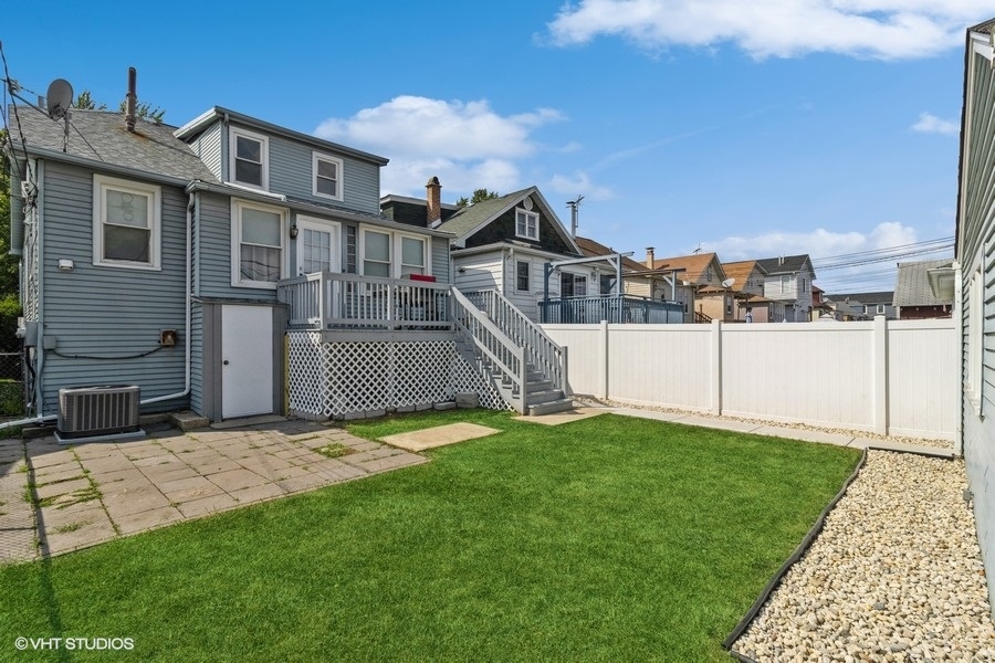 4511 N Melvina Avenue