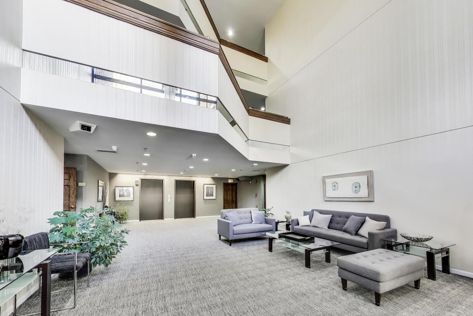 1601 Oakwood Avenue 406