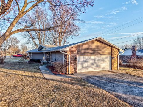 Tiny photo for 1 Old Orchard Lane, Streator, IL 61364 (MLS # 12550656)