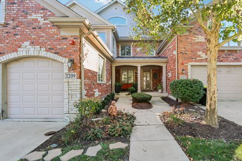 Tiny photo for 1209 W CHARLES Lane, Westmont, IL 60559 (MLS # 12486359)