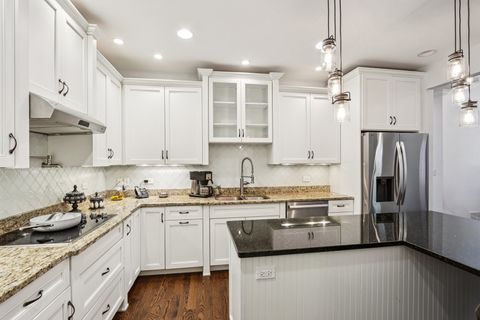 Tiny photo for 1209 W CHARLES Lane, Westmont, IL 60559 (MLS # 12486359)